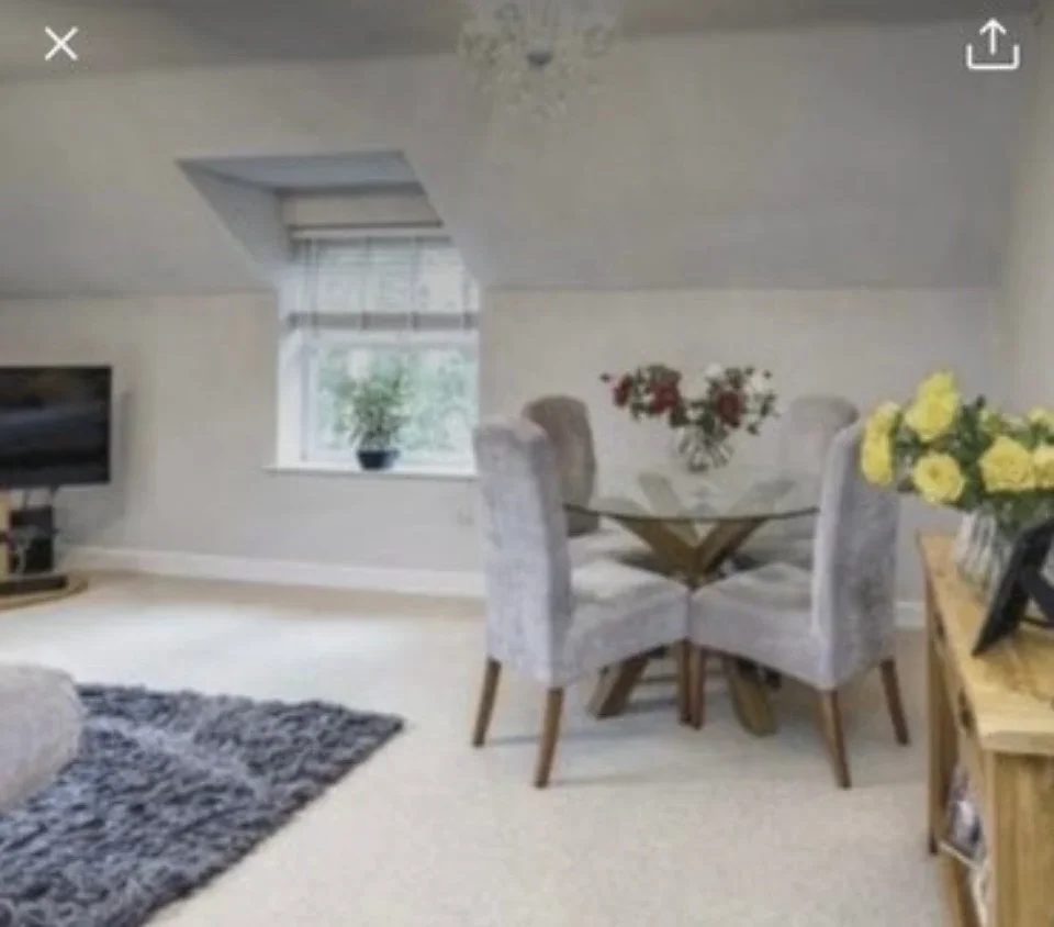 Room Cranwells Lane in Farnham Royal