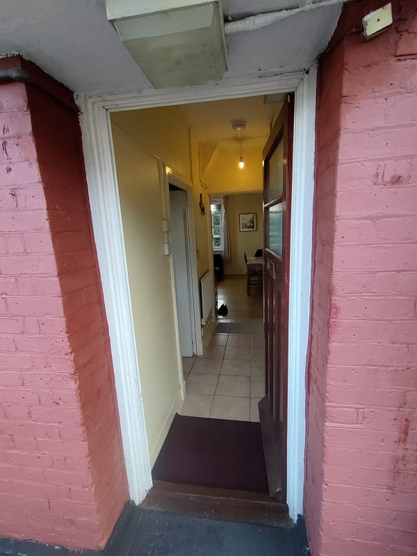 Room Westcott Road in Greater London