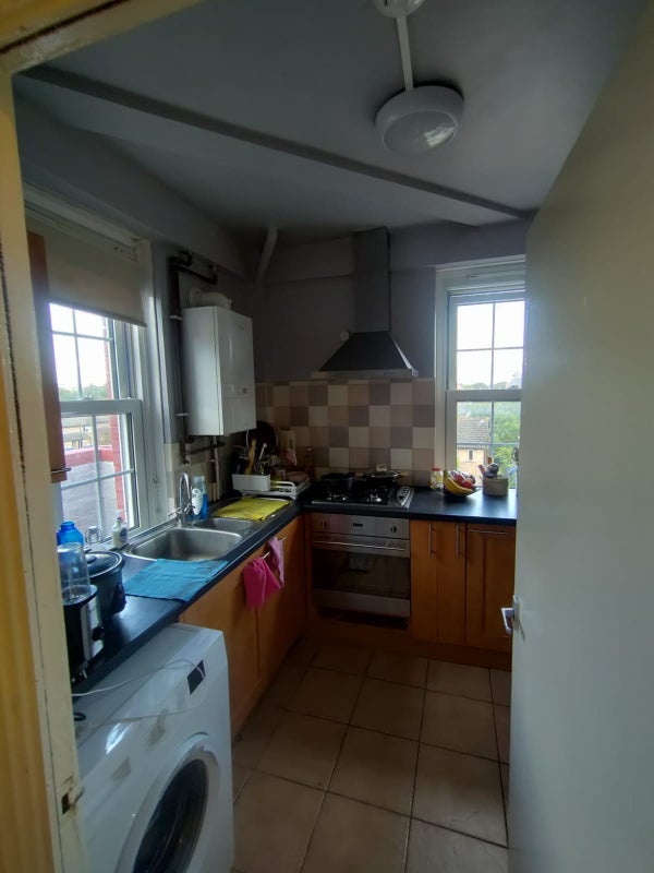 Room Westcott Road in Greater London