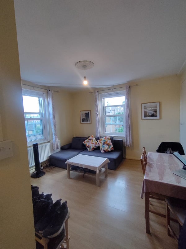 Room Westcott Road in Greater London