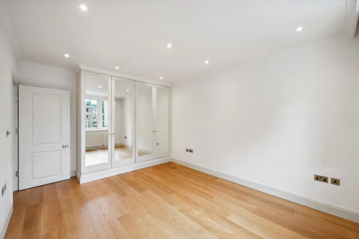 Flat Ebury Street in City of Westminster