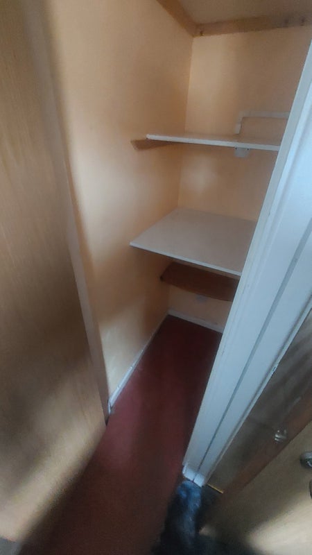 Room Abrahams Road in Crawley