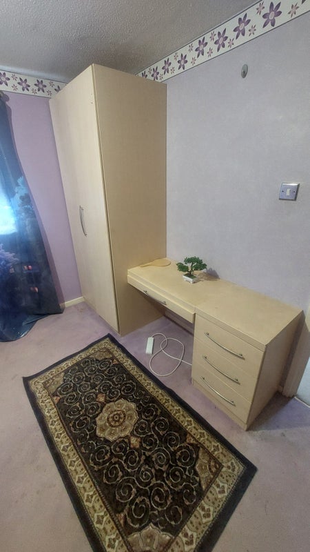 Room Abrahams Road in Crawley