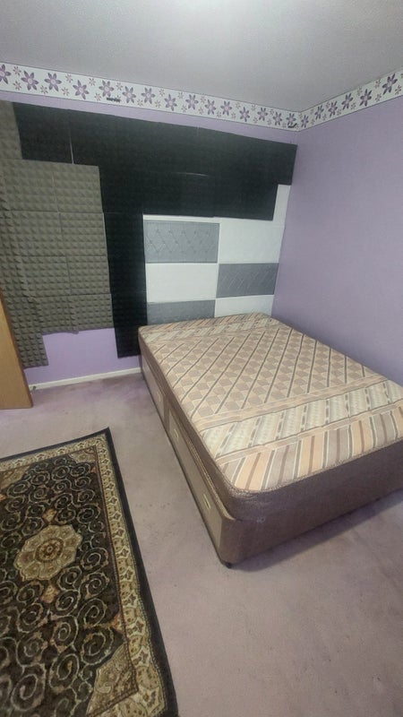 Room Abrahams Road in Crawley