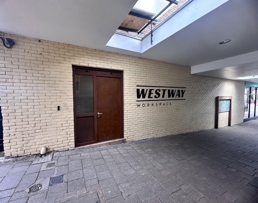 Flat Westway Centre in Frome