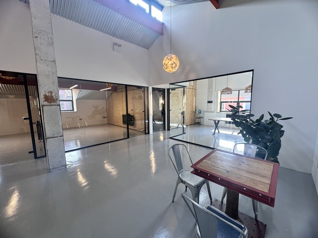 Flat Westway Centre in Frome