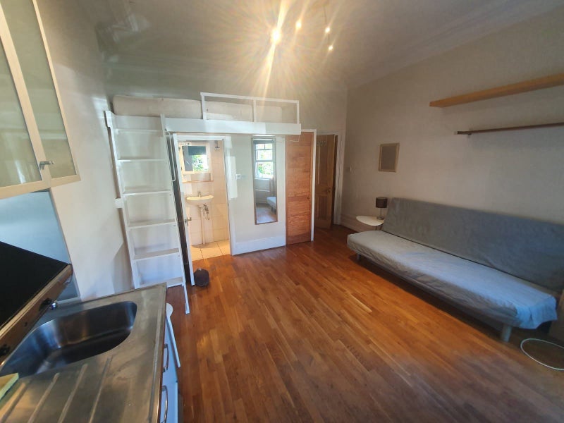Room Woodgrange Avenue in Greater London