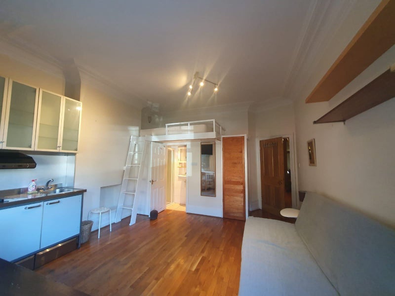 Room Woodgrange Avenue in Greater London