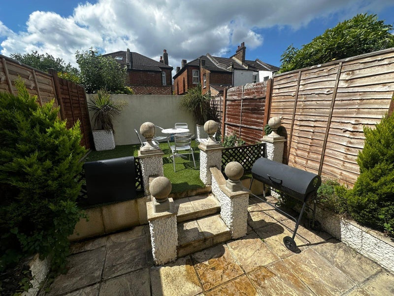 Room Herbert Road in Greater London