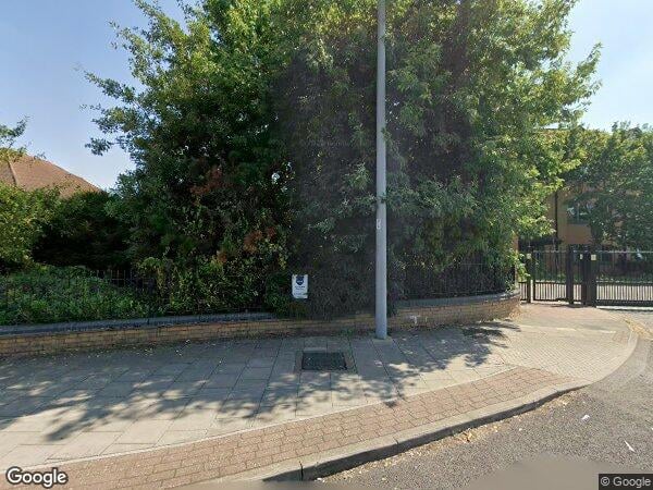 Flat Riverbank Way in Greater London