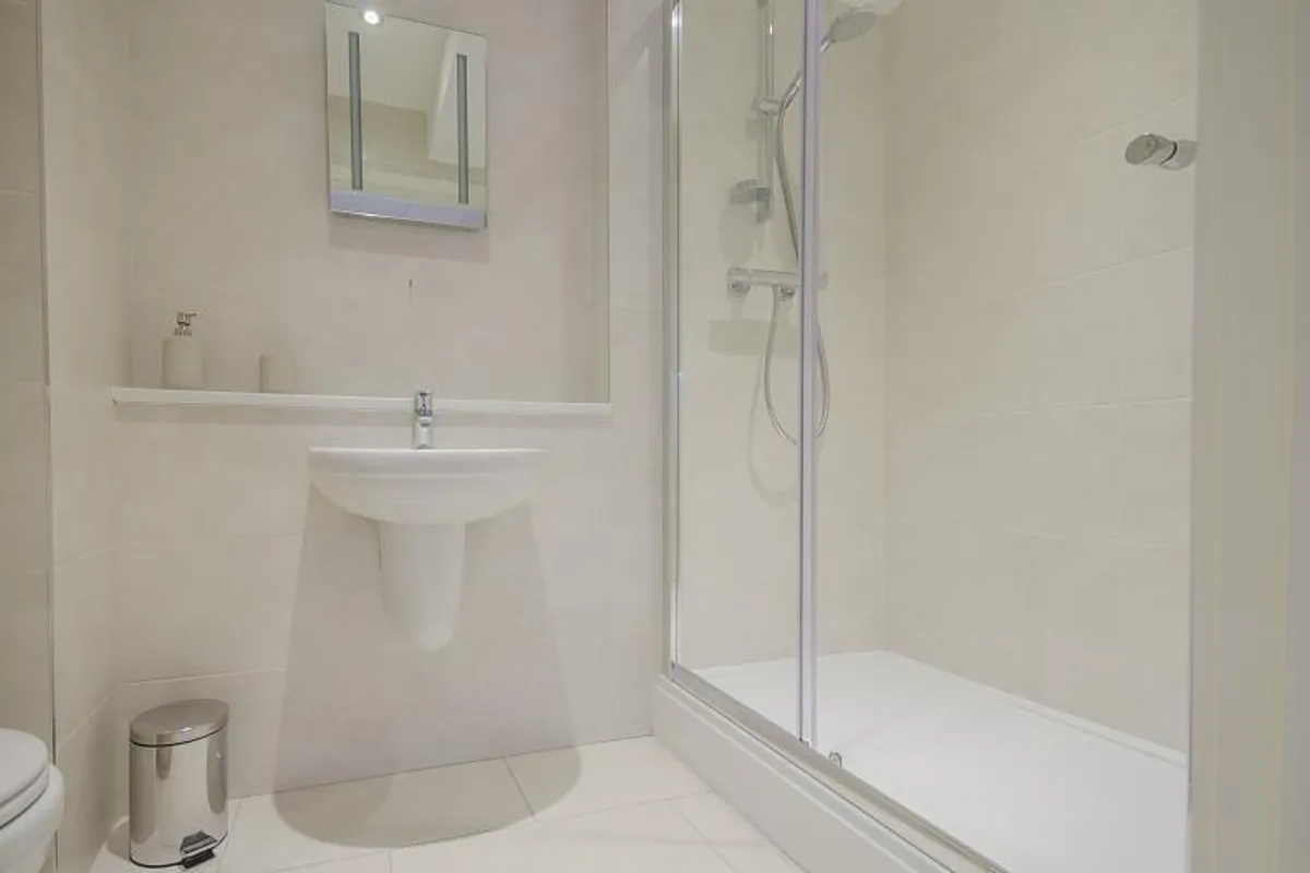 Flat Lime Grove in Greater London
