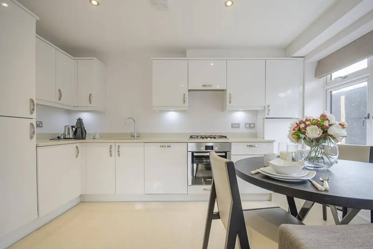 Flat Lime Grove in Greater London