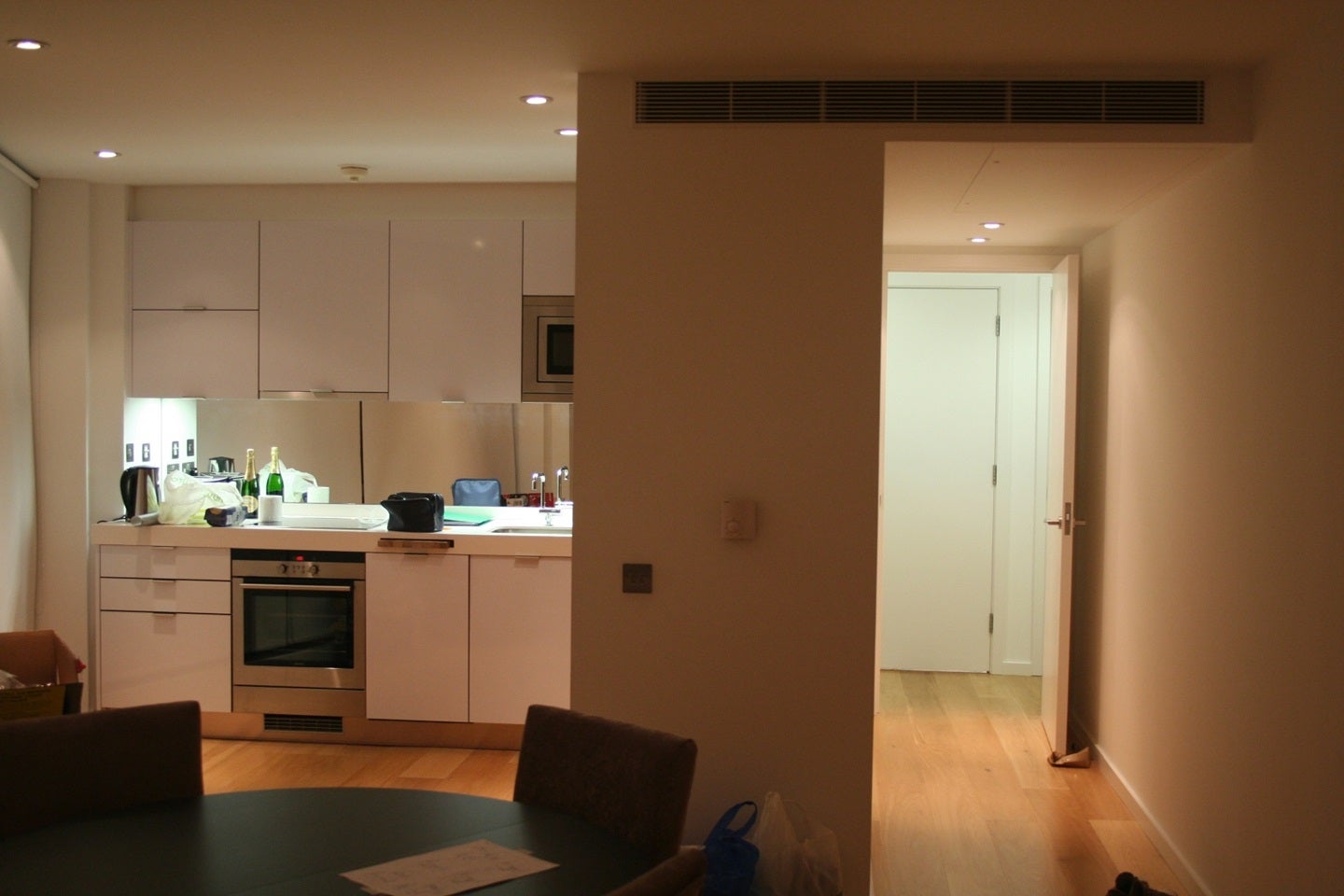 Flat Blackwall Way in Greater London