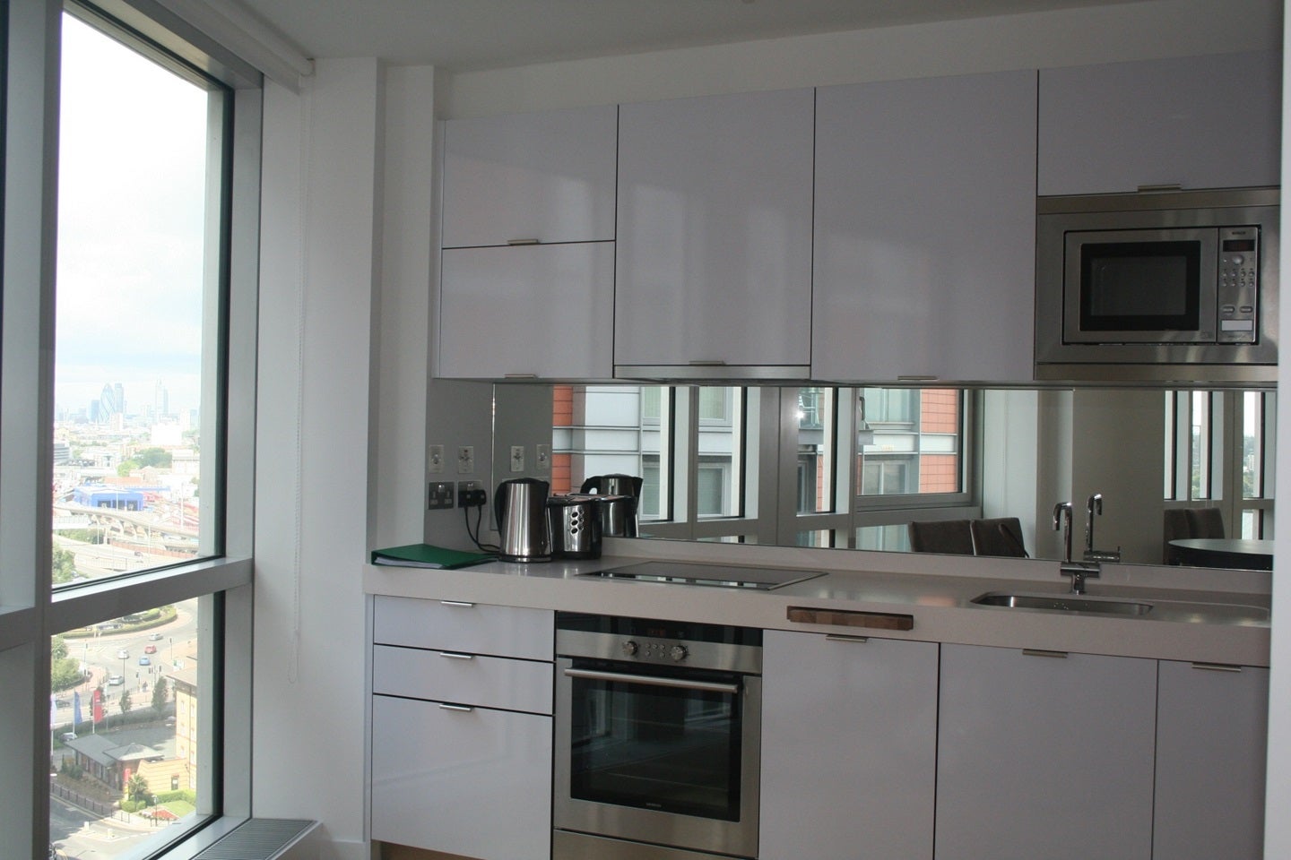 Flat Blackwall Way in Greater London