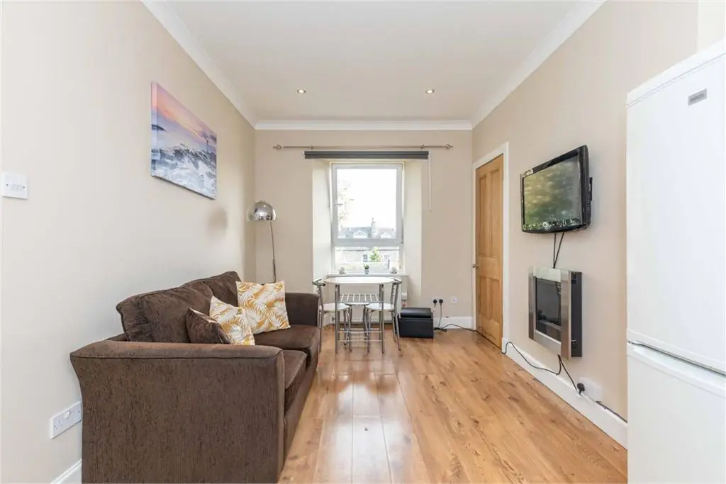 Flat Spey Terrace in City of Edinburgh