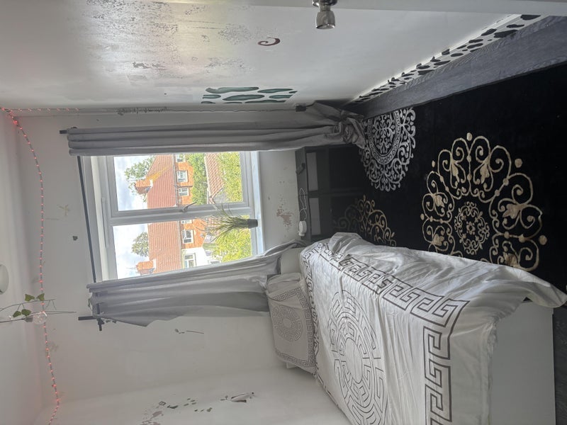 Room Dakin Close in Bristol