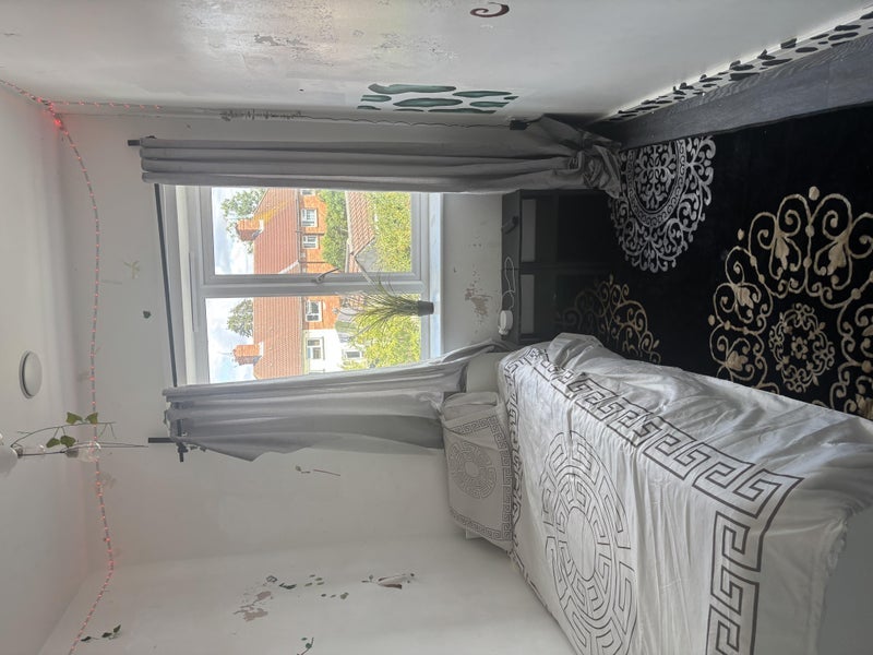 Room Dakin Close in Bristol