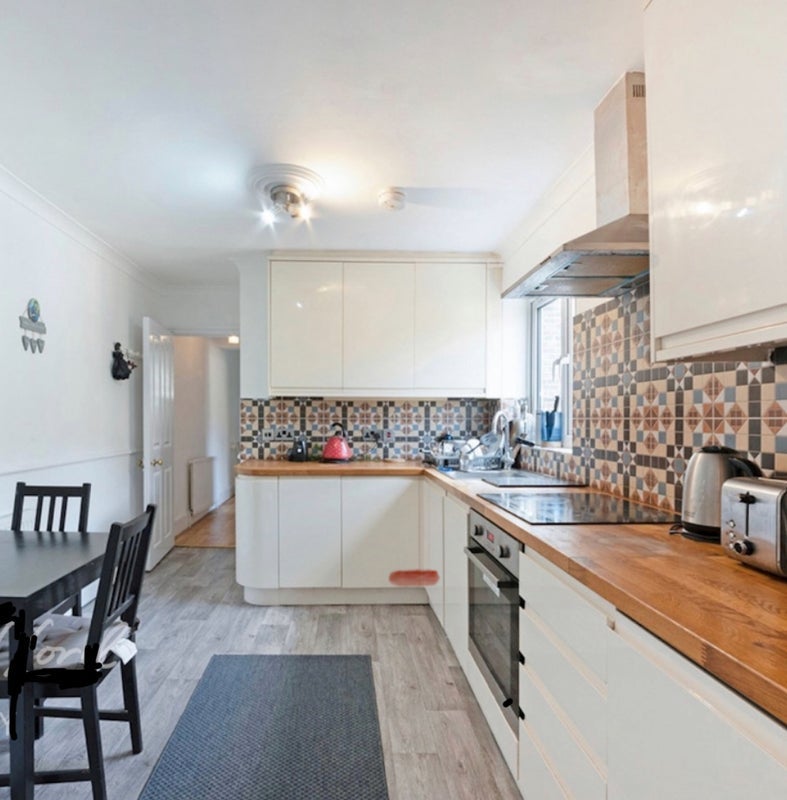 Room Homerton High Street in Greater London