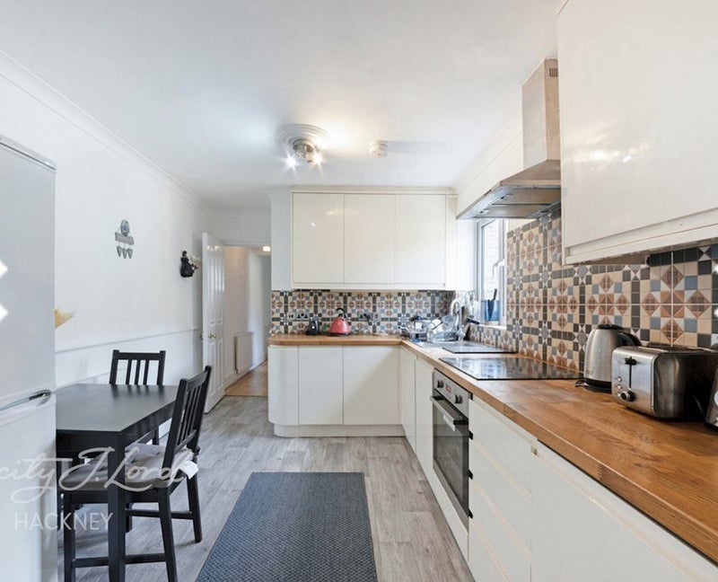Room Homerton High Street in Greater London