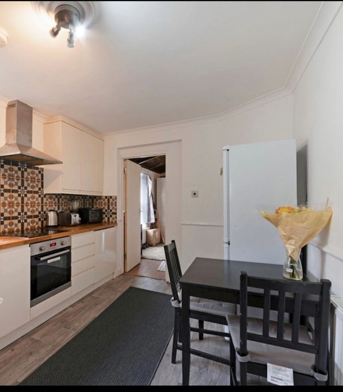 Room Homerton High Street in Greater London