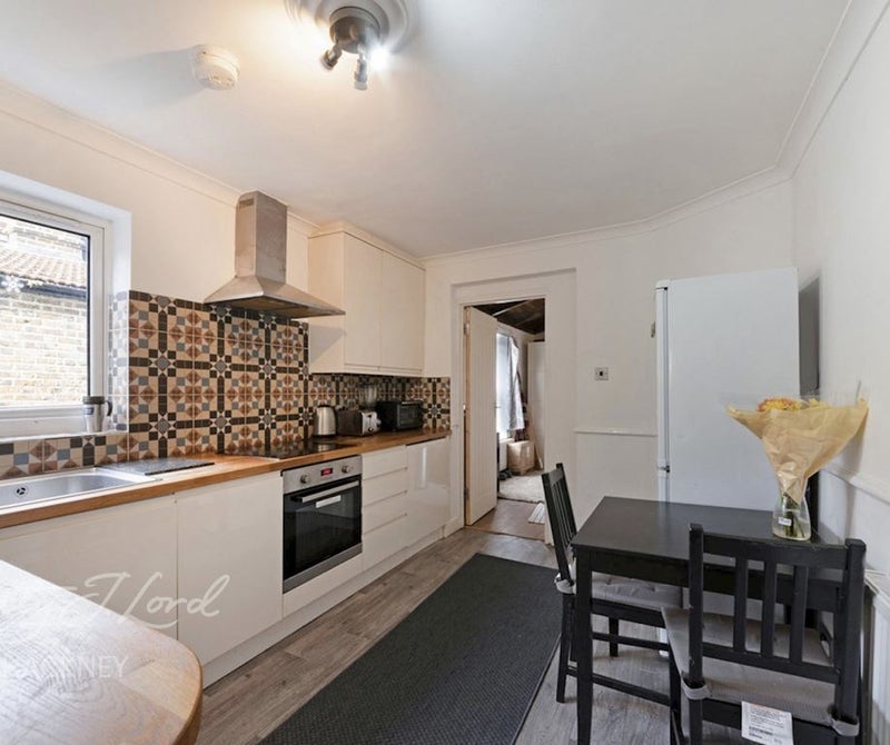 Room Homerton High Street in Greater London