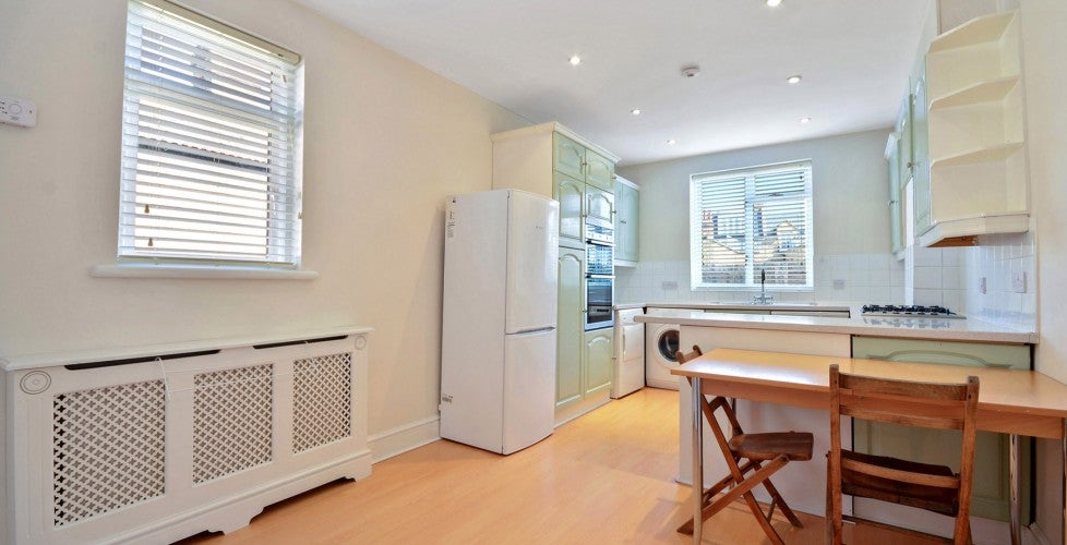 House Lydden Grove in Greater London