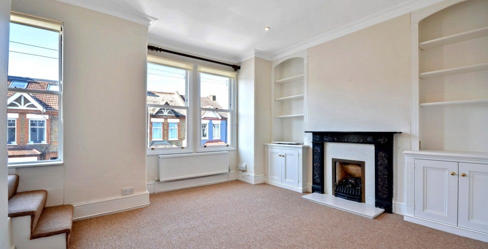 House Lydden Grove in Greater London