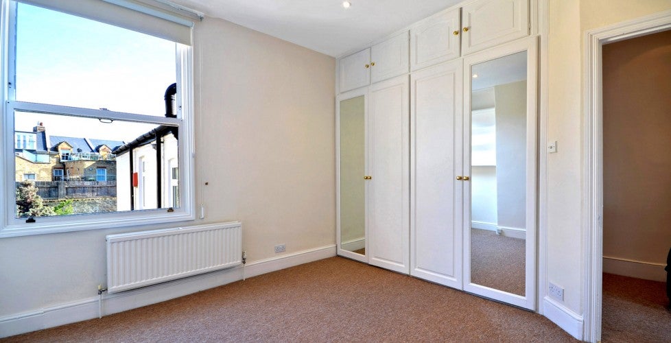 House Lydden Grove in Greater London