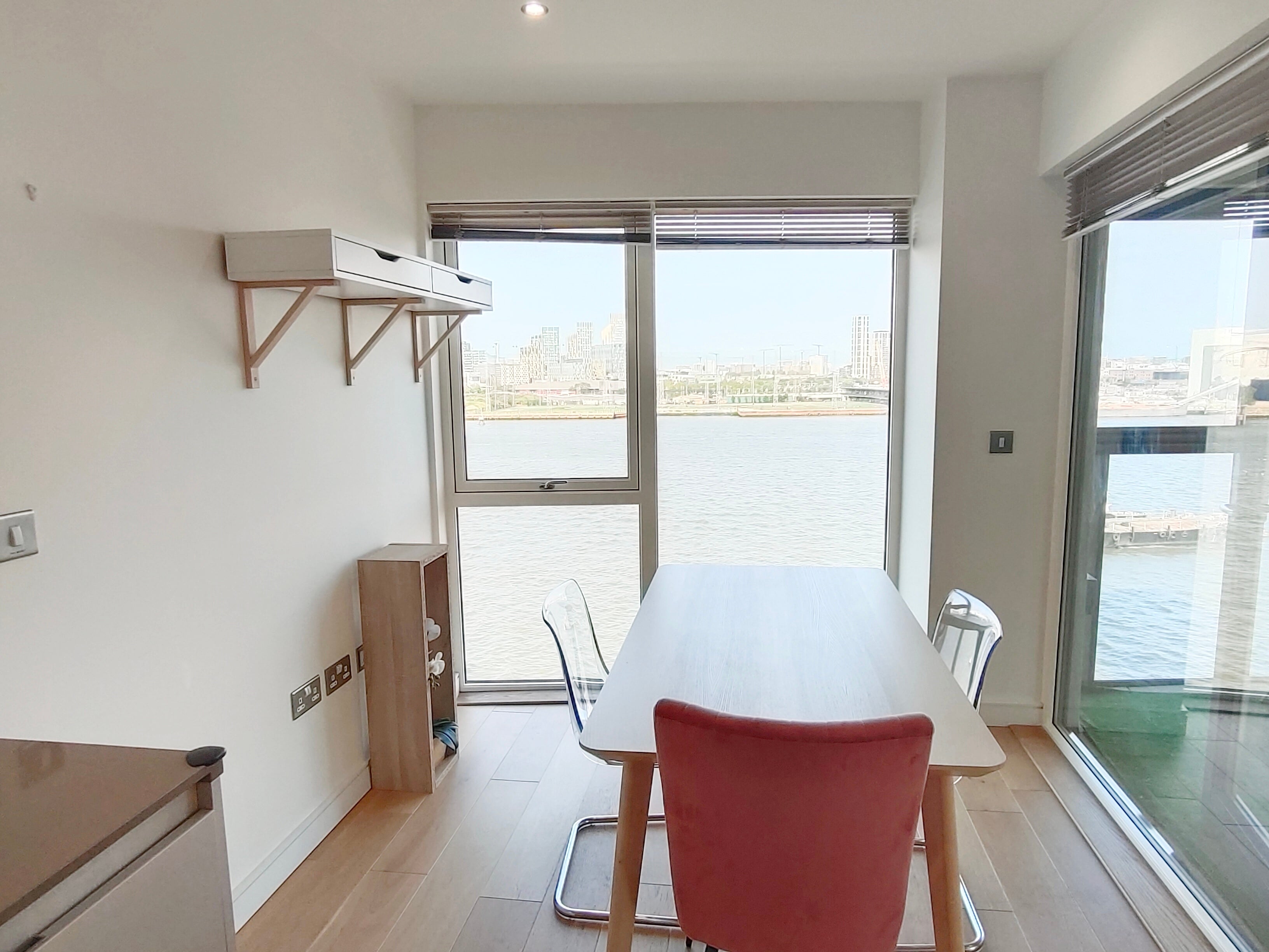 Flat Ovex Close in Greater London