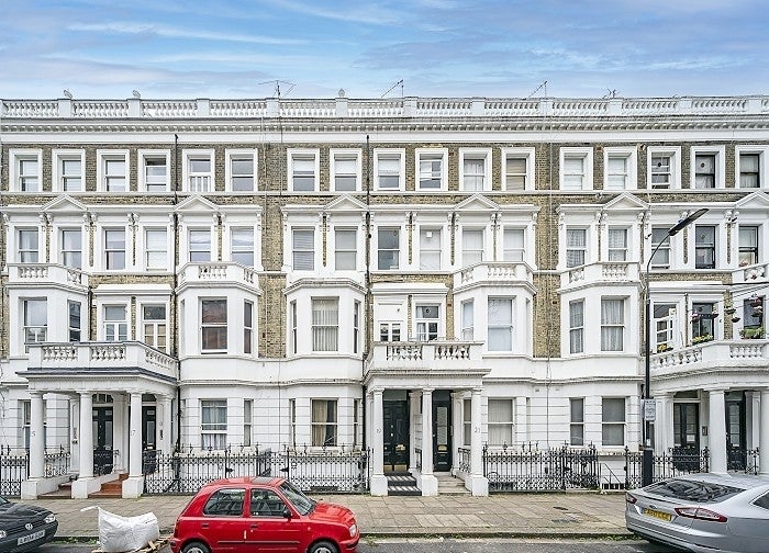 Flat Comeragh Road in Greater London