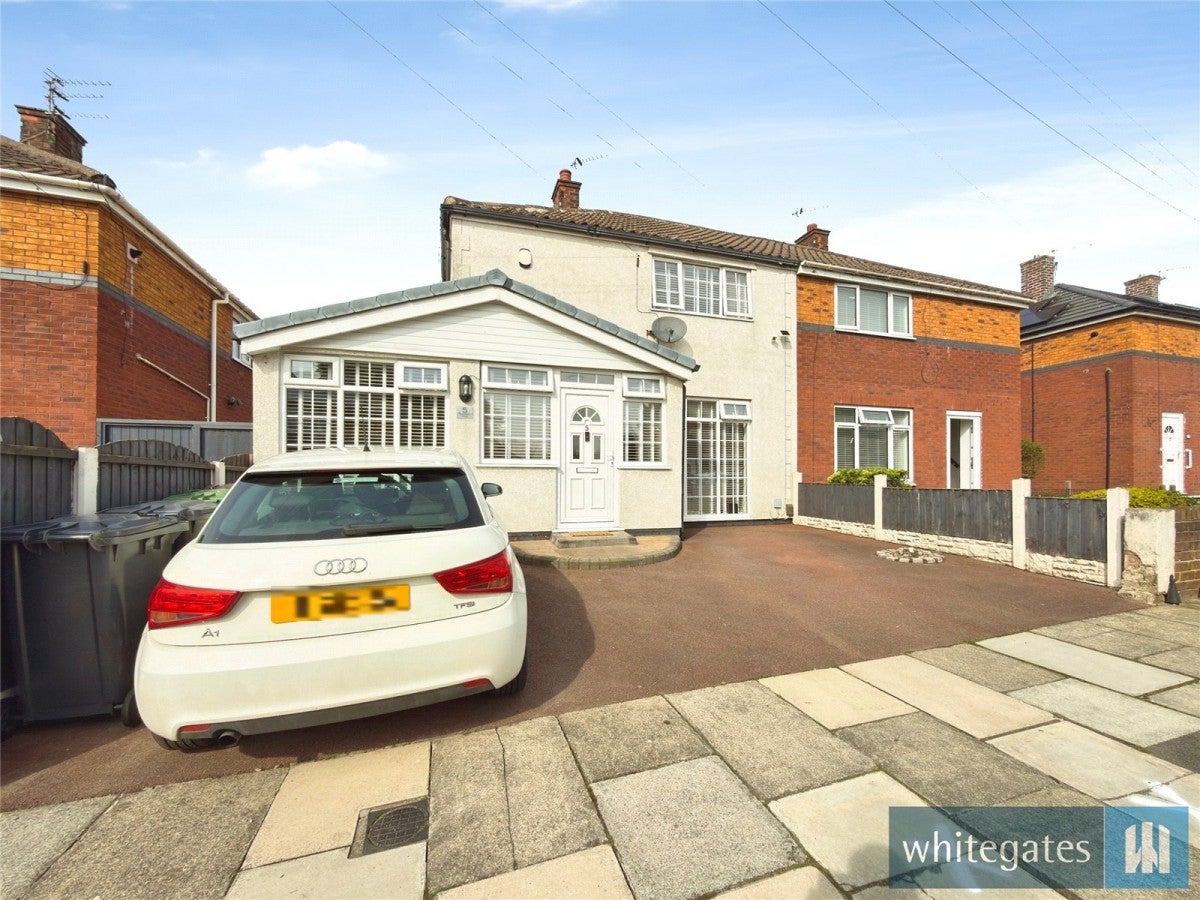 House Saint Luke's Grove in Litherland