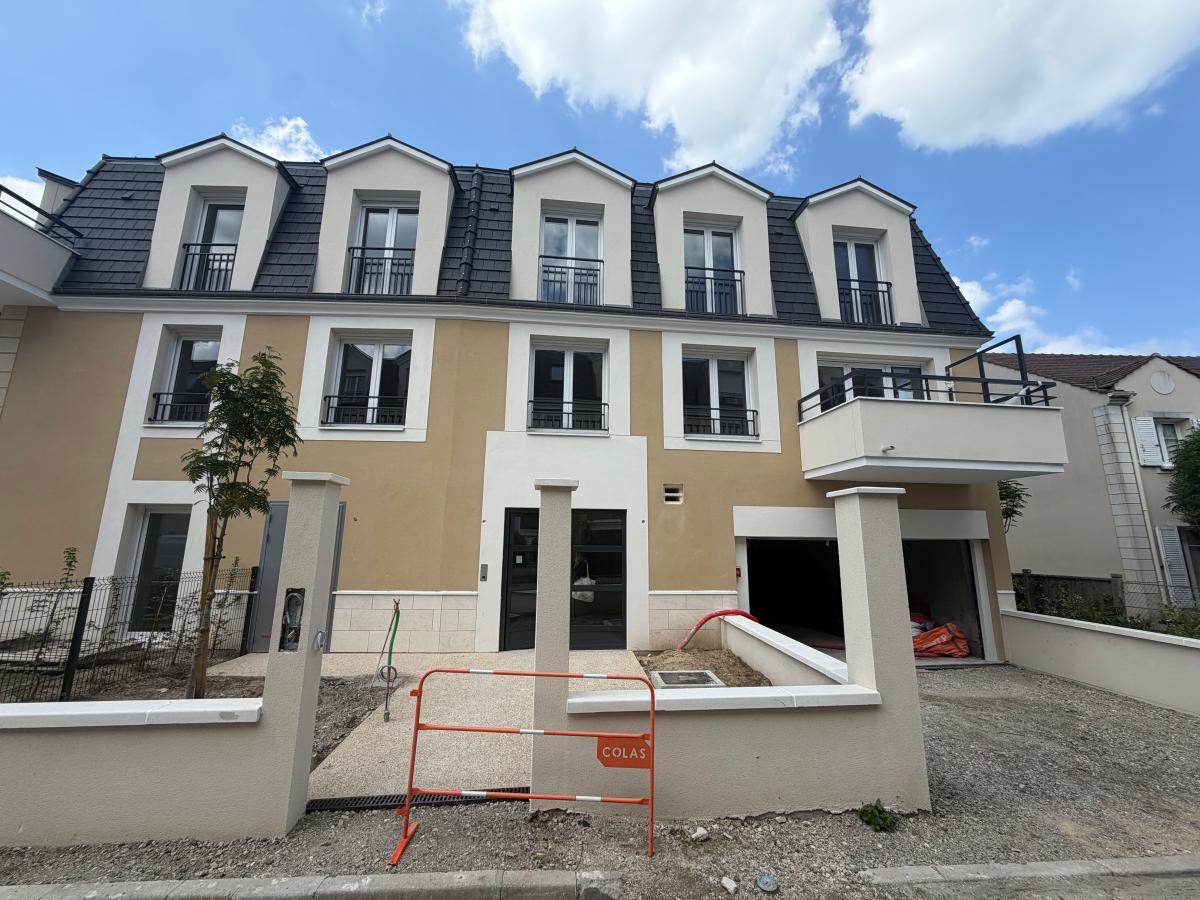 Flat Rue Grangeret de la Grange in Le Plessis-Bouchard
