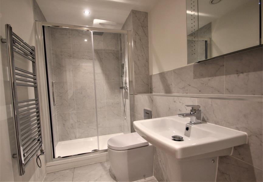 Flat Goldsworth Road in Woking
