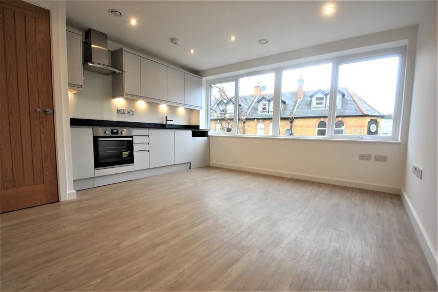 Flat Goldsworth Road in Woking