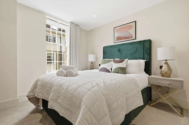 Flat Cheyne Walk in Greater London