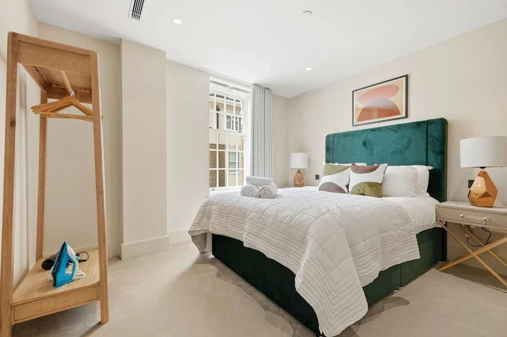 Flat Cheyne Walk in Greater London