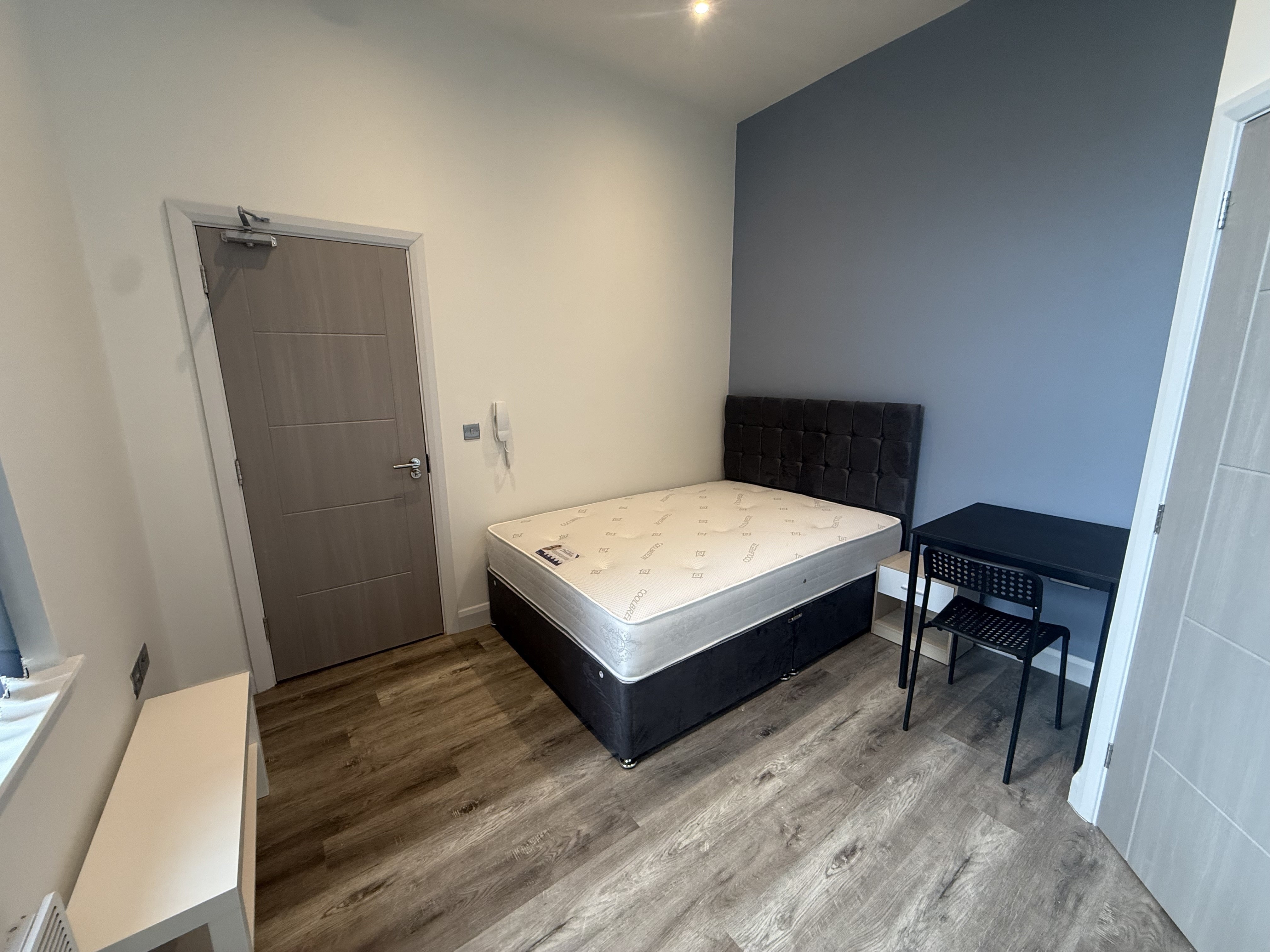 Flat Birkby Lodge Road in Kirklees