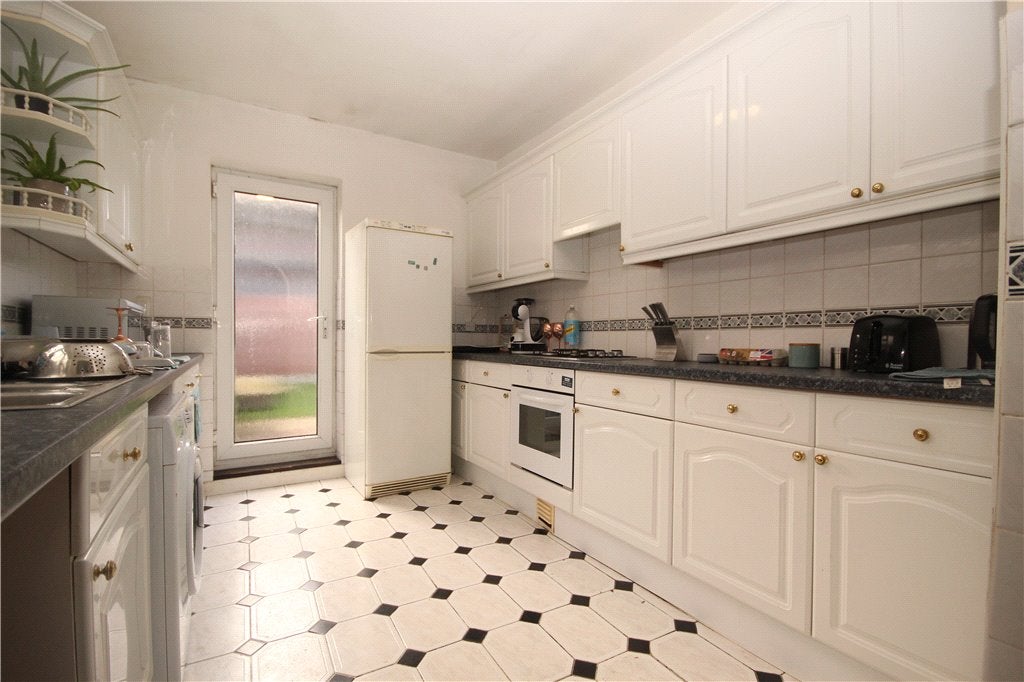 Flat Aldershot Road in Guildford