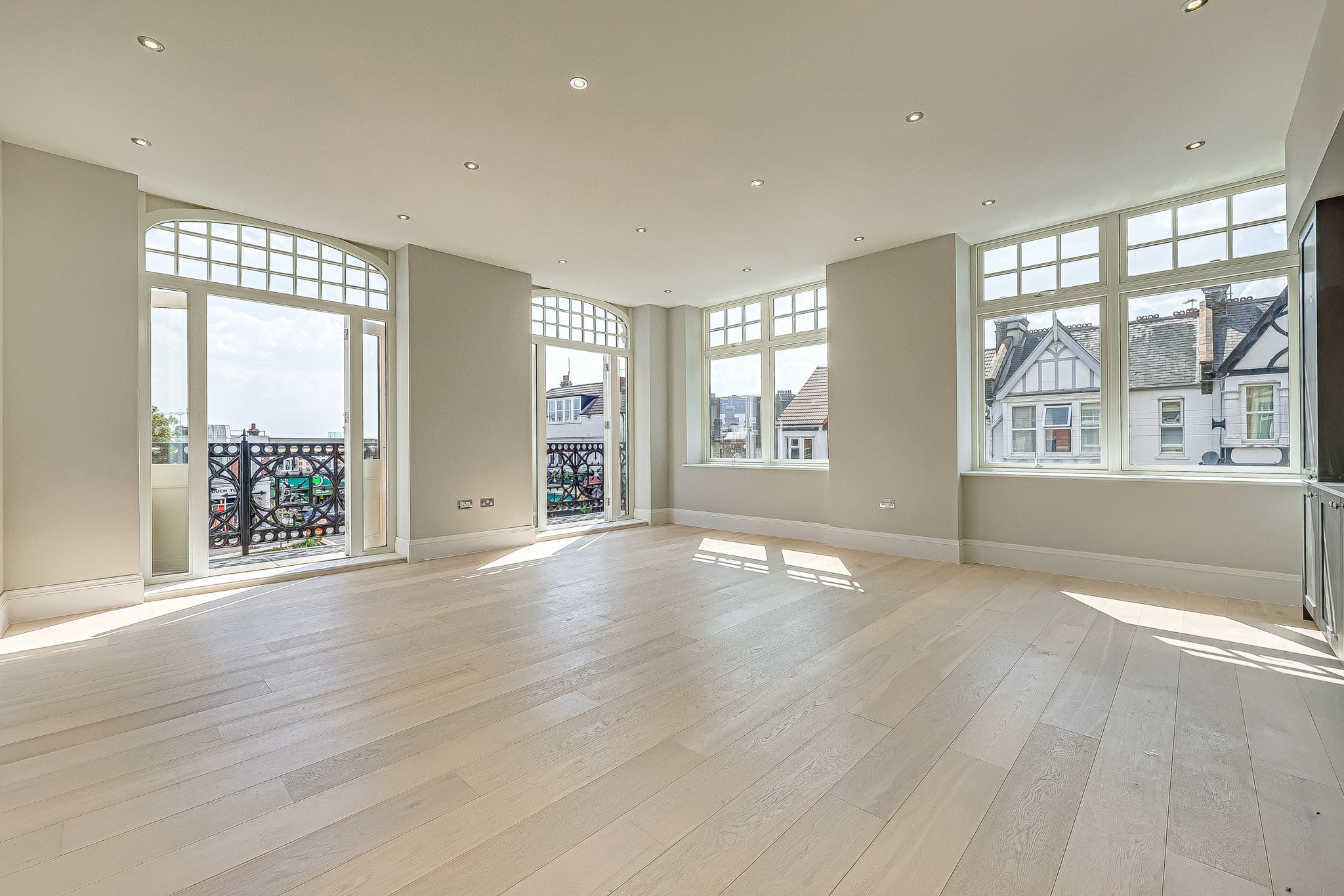 Flat Canvey Road in Southend-on-Sea