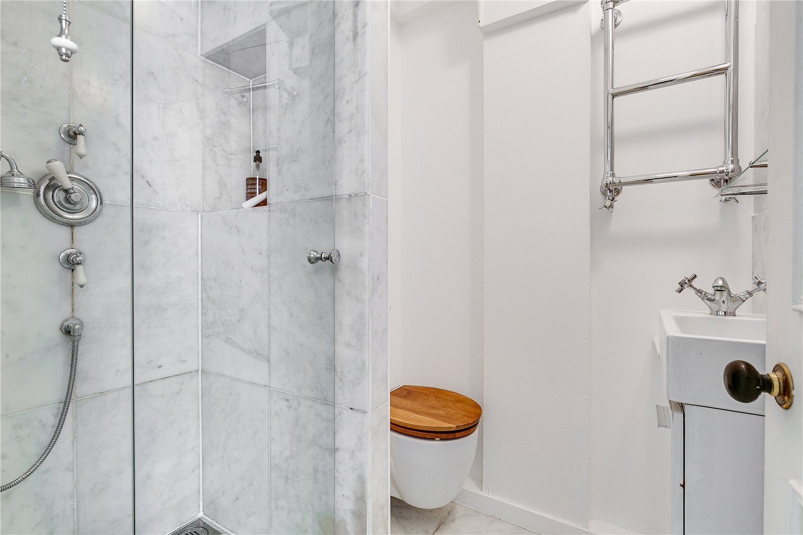 Flat Calthorpe Street in Greater London