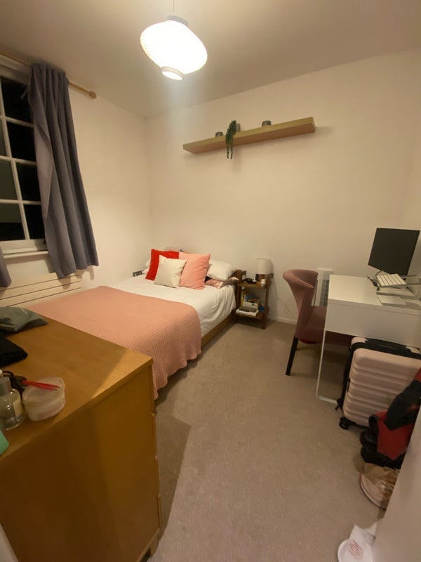 Room Mortimer Road in Greater London