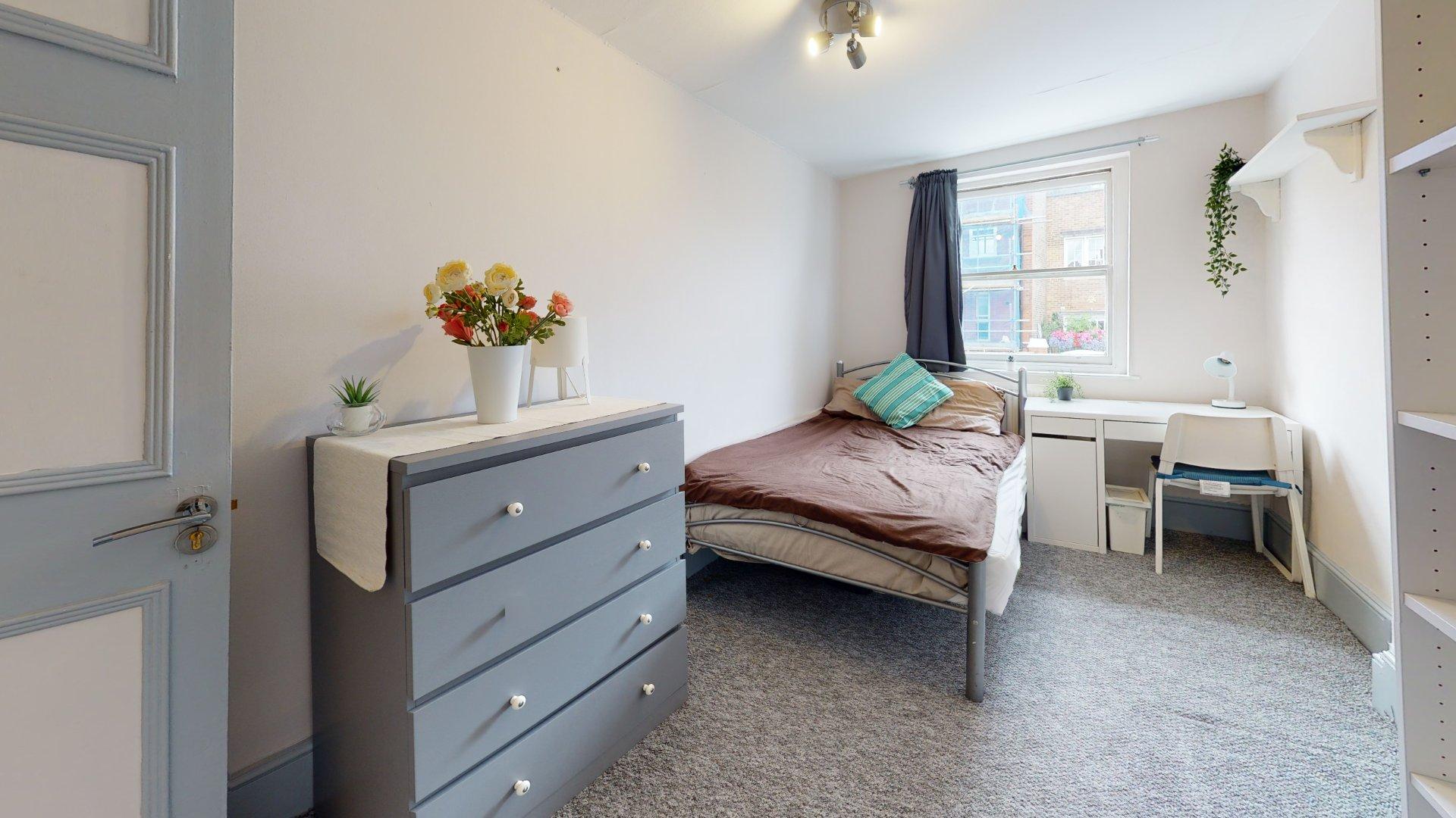 Flat Tavistock Place in Greater London