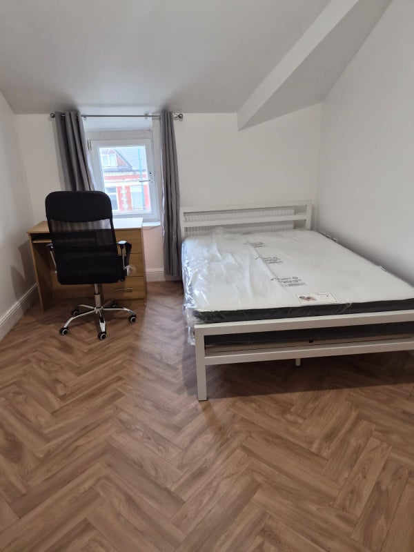 Room Northcote Street in Cardiff