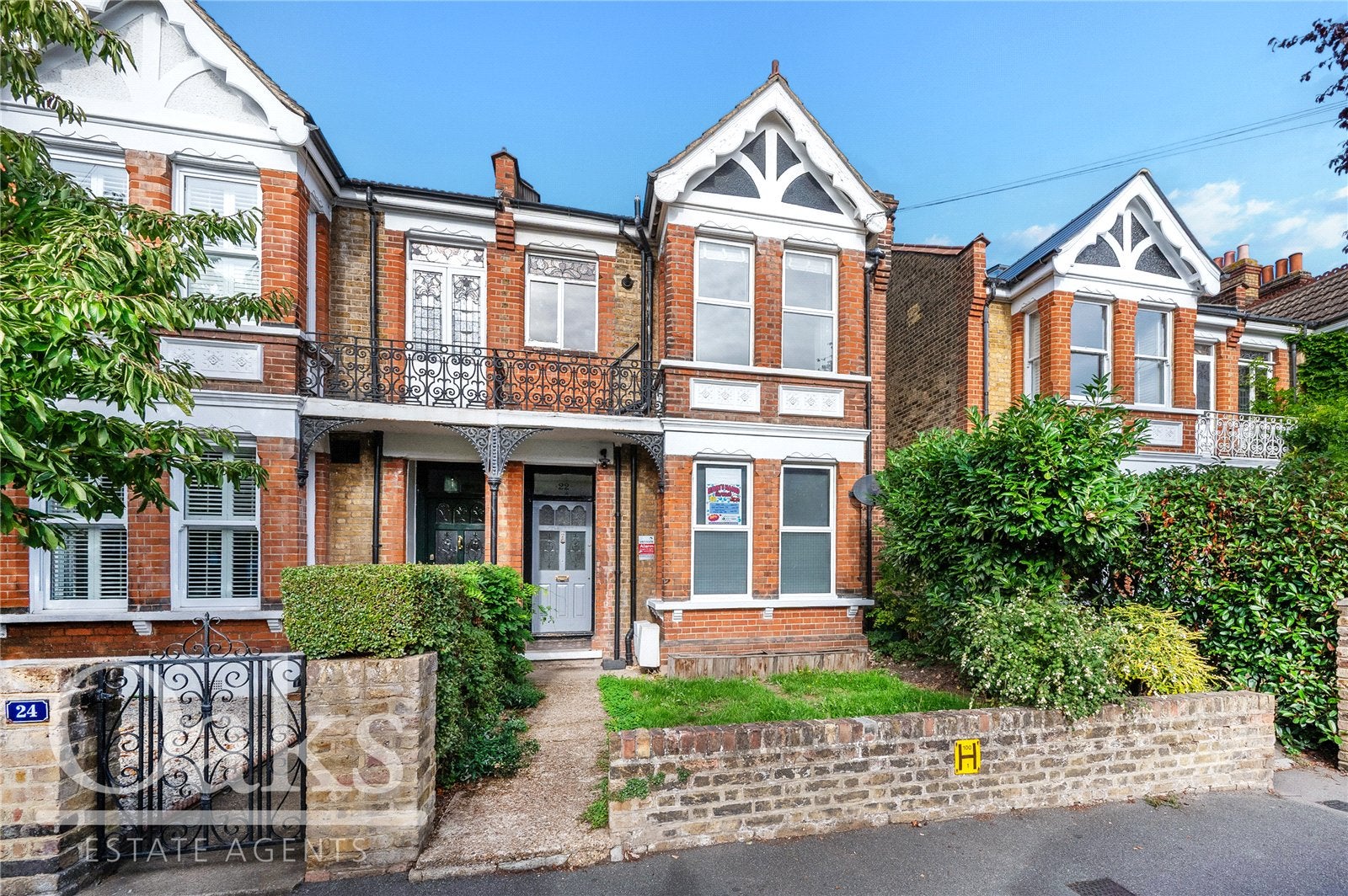 Flat Sidney Road in Greater London