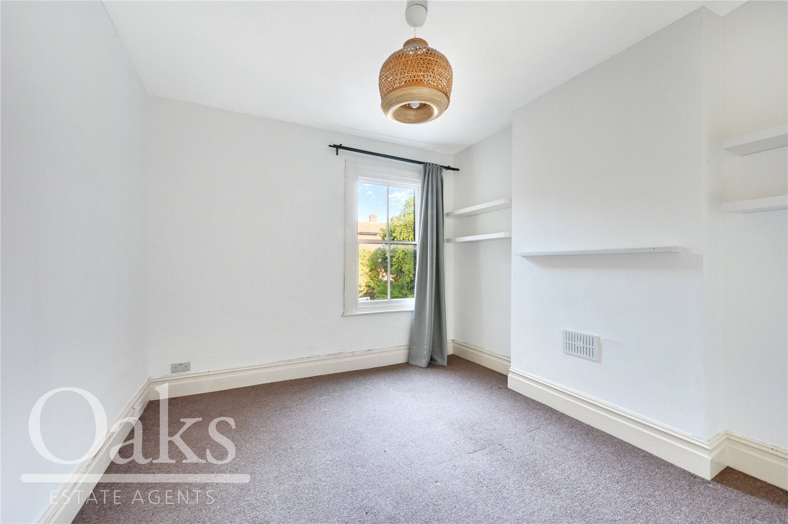 Flat Sidney Road in Greater London