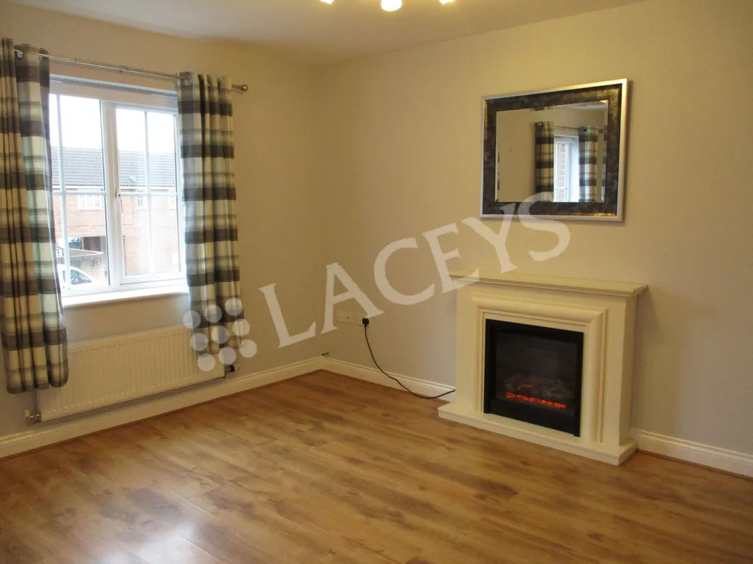 Flat Houndstone Close in Yeovil