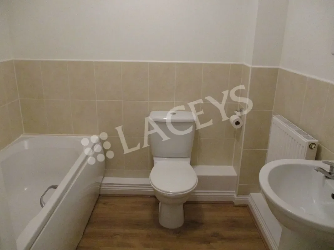 Flat Houndstone Close in Yeovil