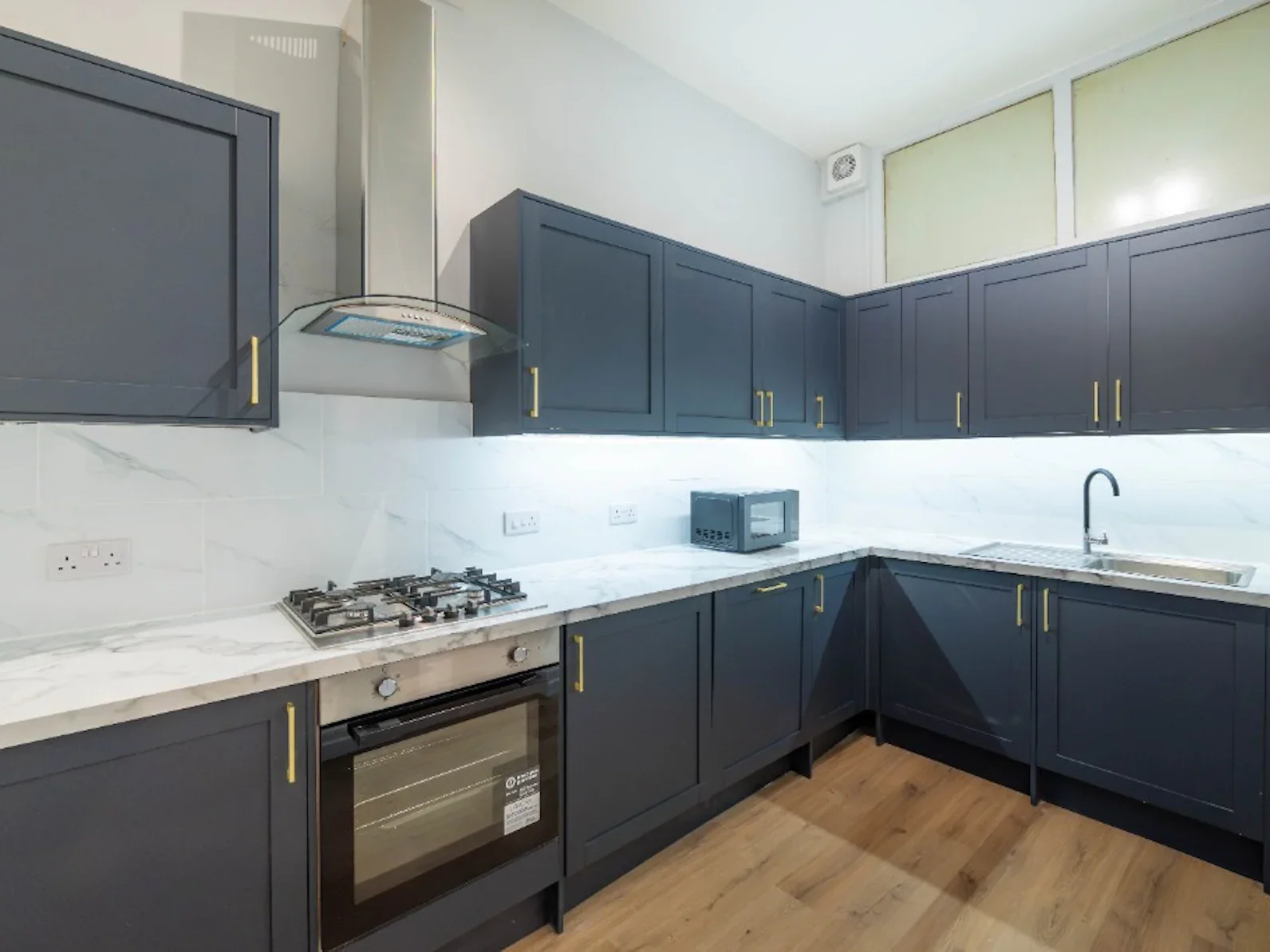 Flat Iona Street in City of Edinburgh