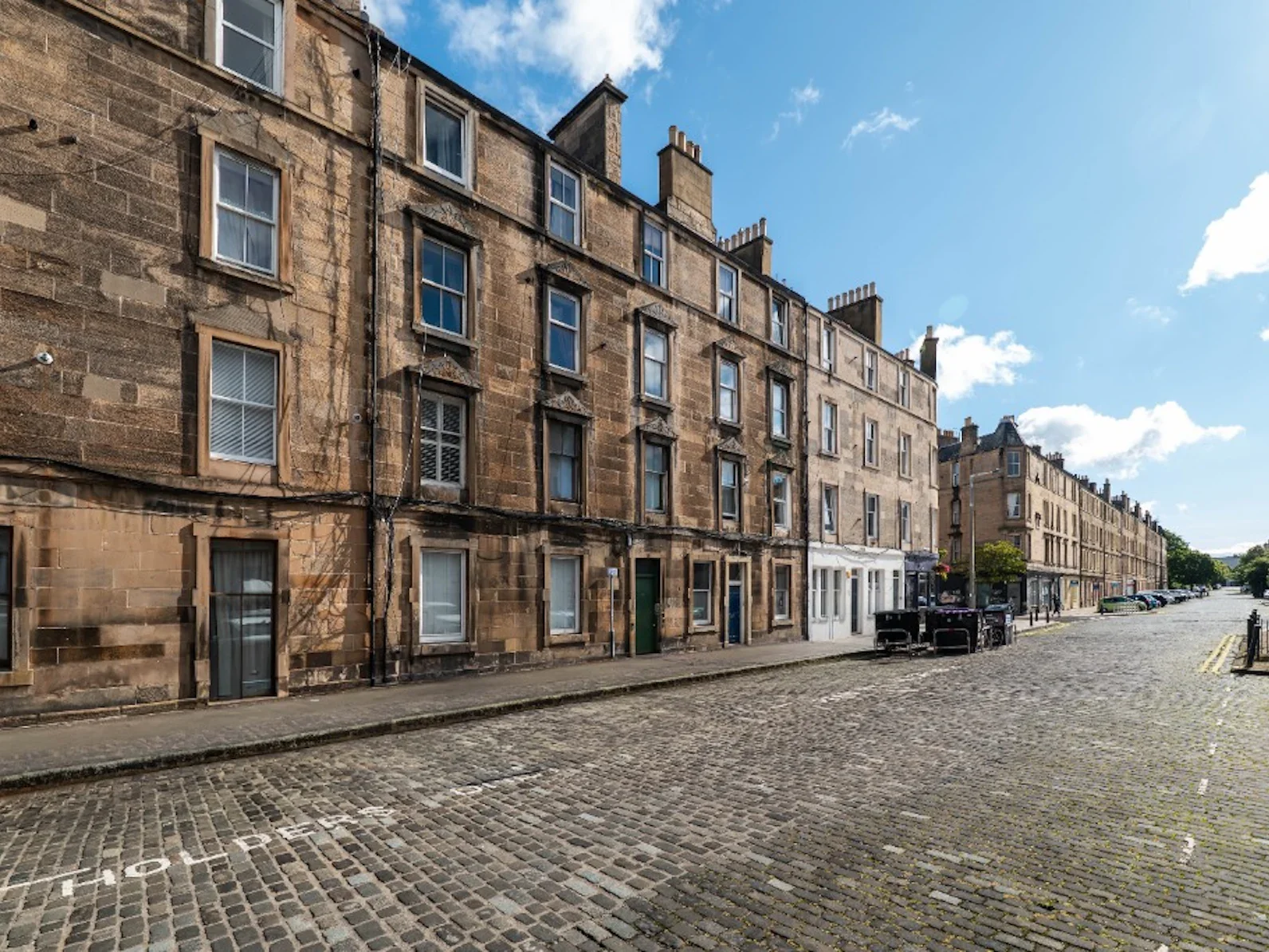 Flat Iona Street in City of Edinburgh
