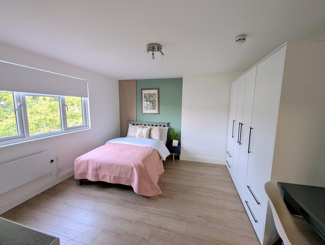 Room Ashcombe Park in Greater London